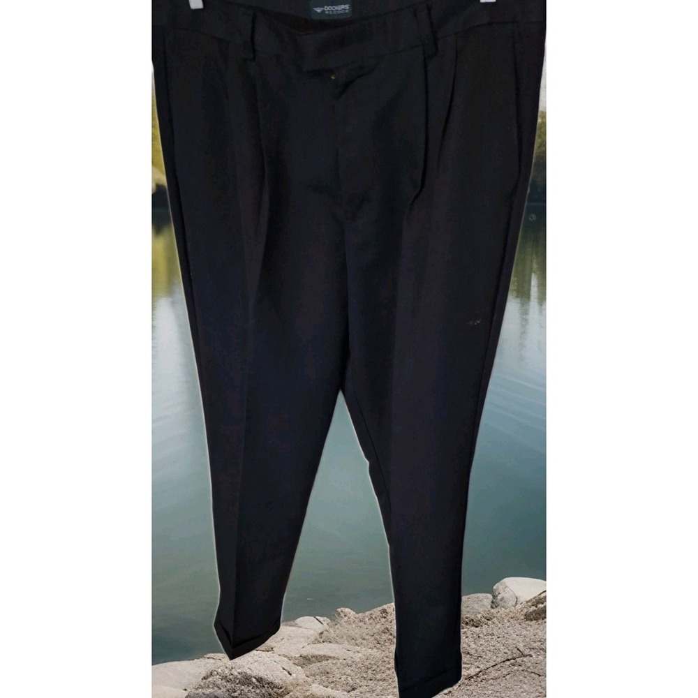Black Dockers Recode 38x32 Cuffed Pleated Dress/ Casual Polyester Slacks 192